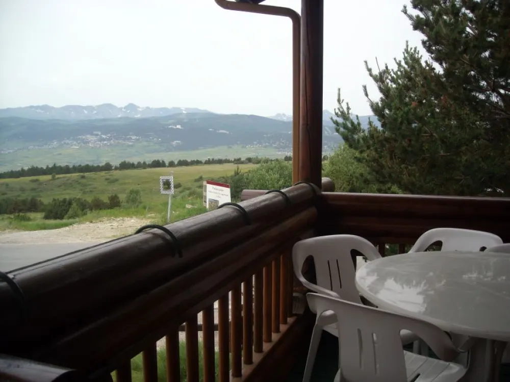 Balcon  - Vue sur la vallée de la Cerdagne  Eté
( Four Solaire d'Odeillo  & vue sur  Font-Romeu ) 