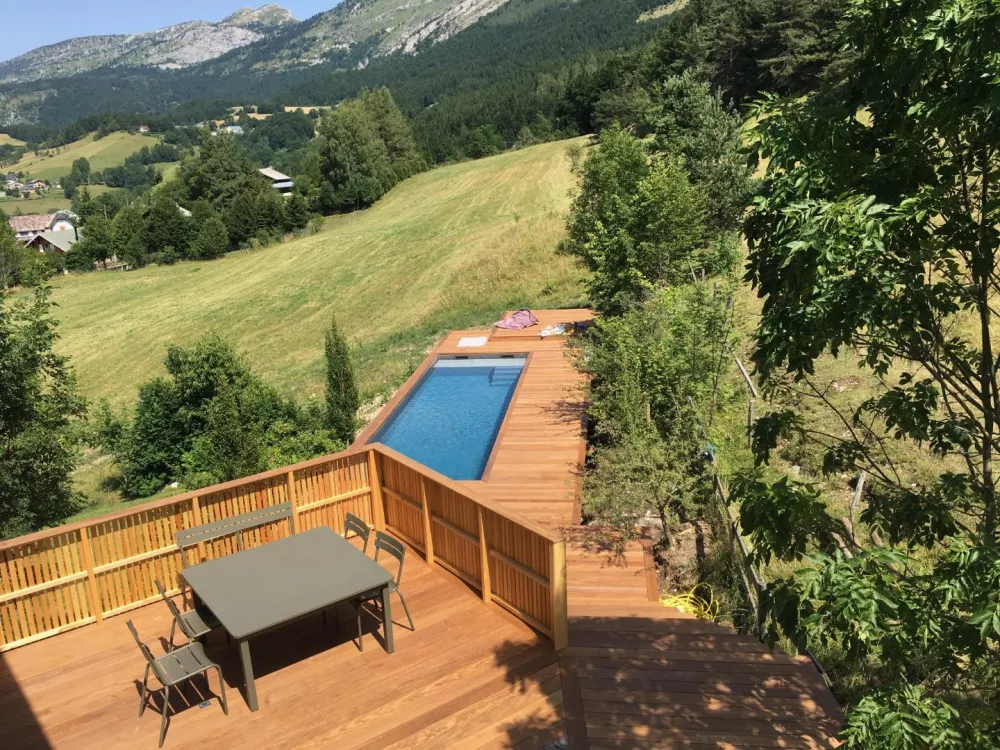 Les terrasses et la piscine chauffée 10*3