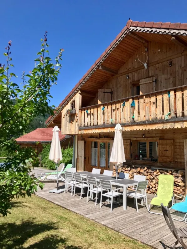 Chalet confortable avec spa de nage et sauna à saint gervais les bains proche megève et chamonix