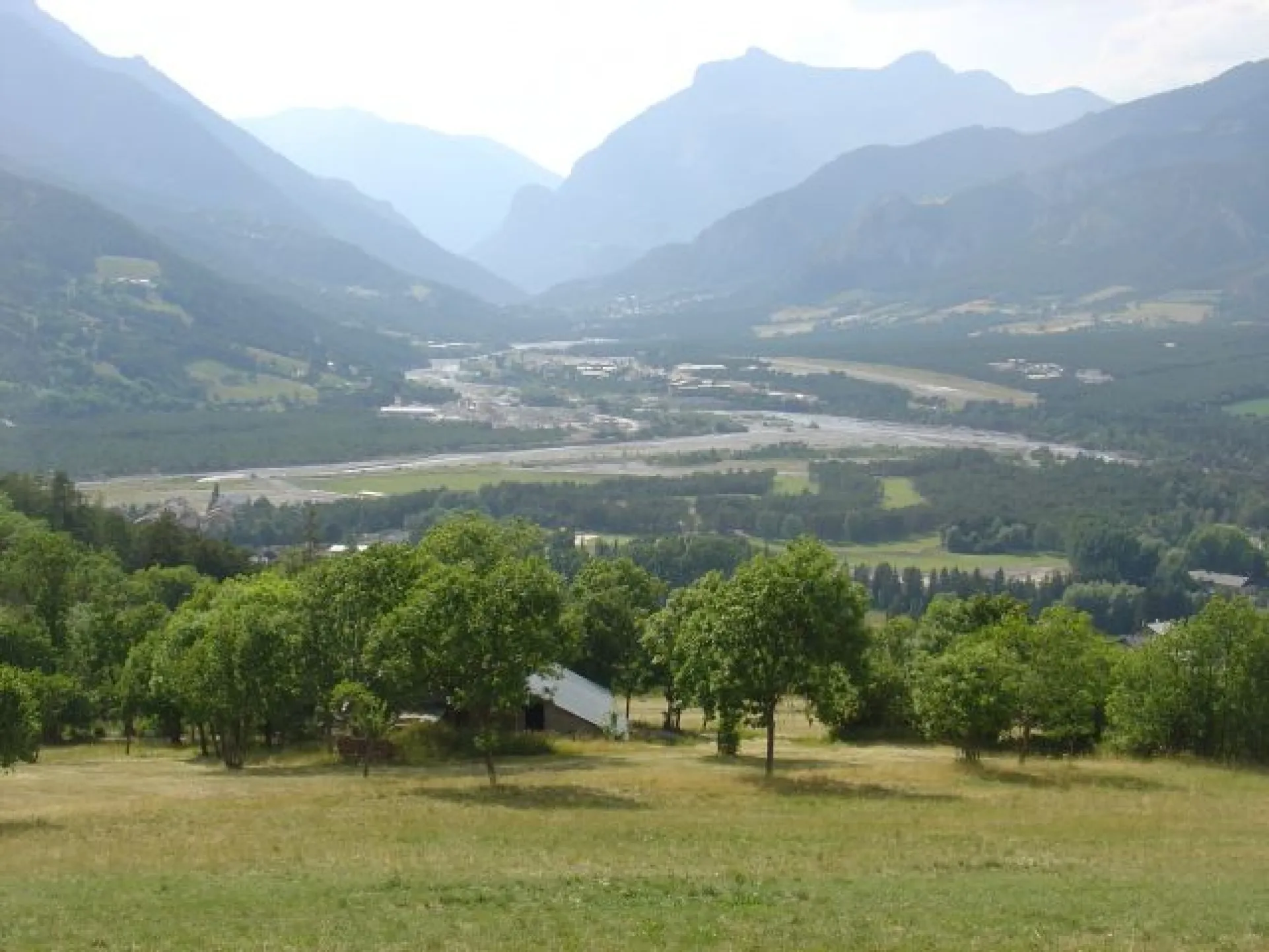Vue générale, la ferme dans son environnement