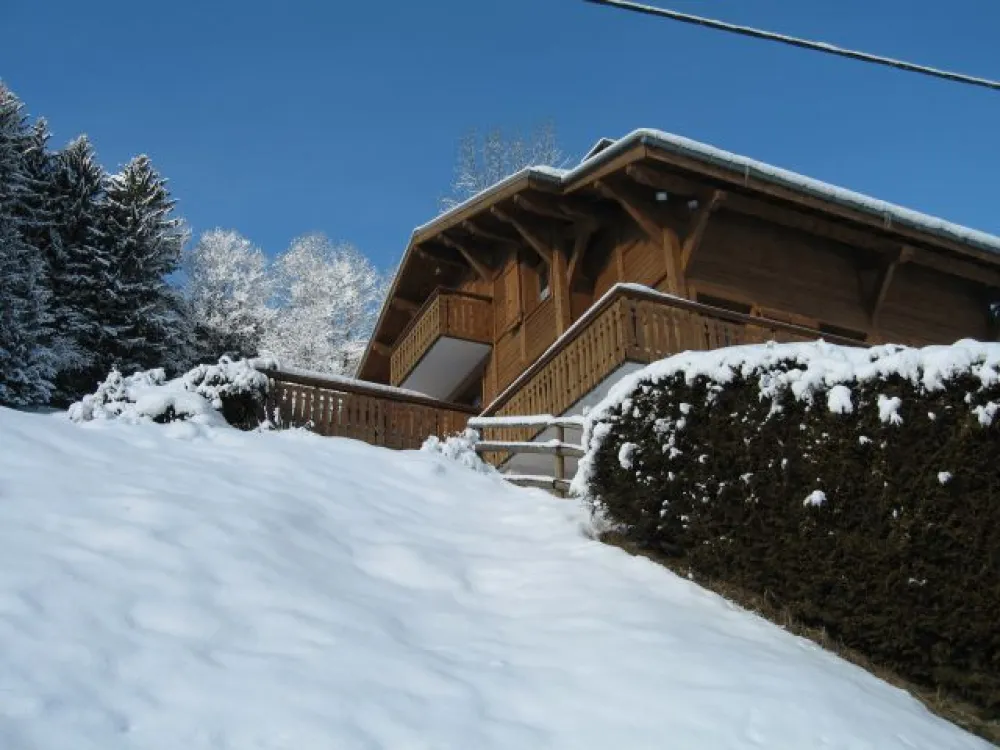 Grand chalet très confortable et soigné  , vue imprenable sur glacier de Miage , à 300 M du télésiège 