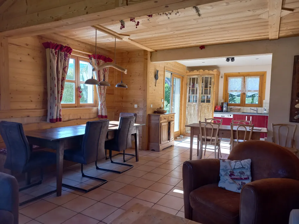 salle à manger ouverte / cuisine /séjour