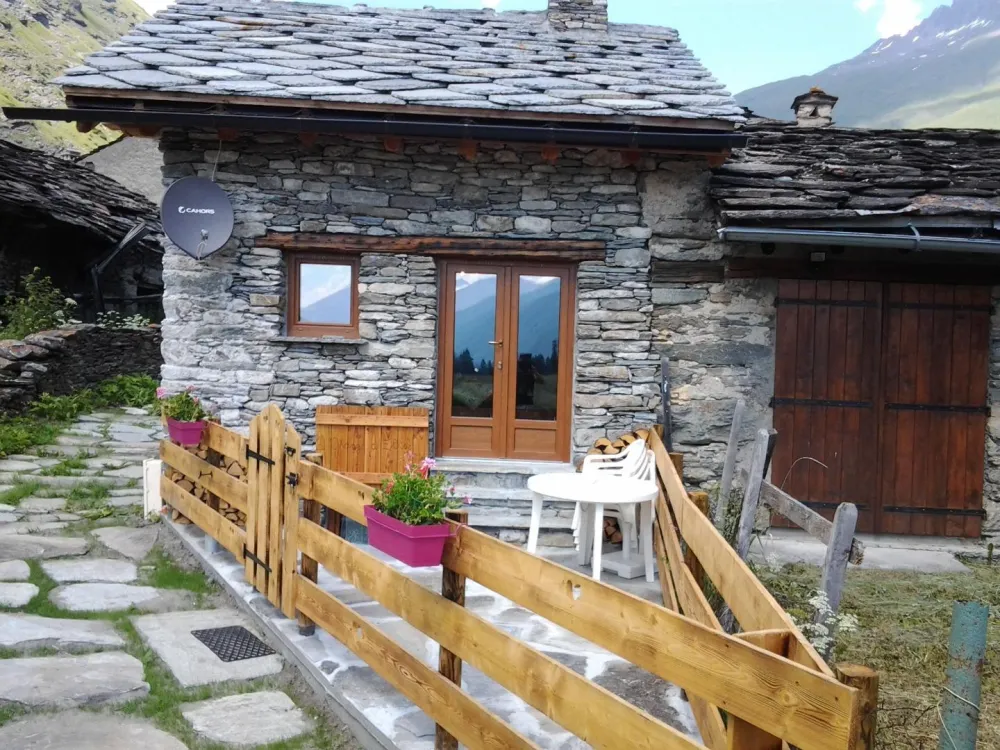 chalet avec sa terrasse