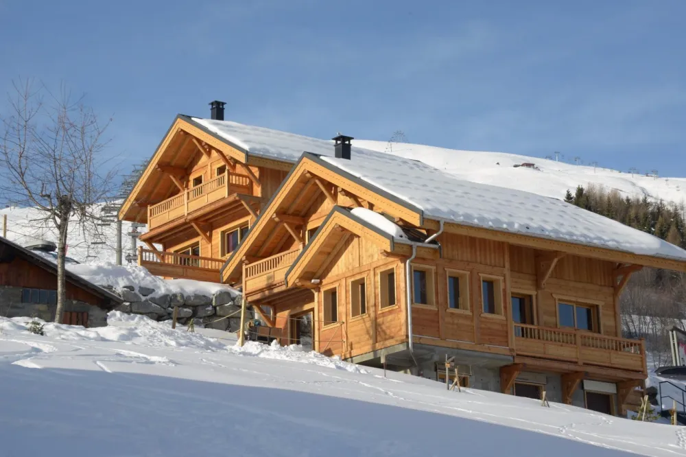 vue du chalet étoile polaire en hiver
montagne le corbier les sybelles savoie alpes