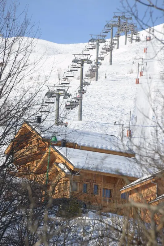vue du chalet étoile polaire en hiver
montagne le corbier les sybelles savoie alpes