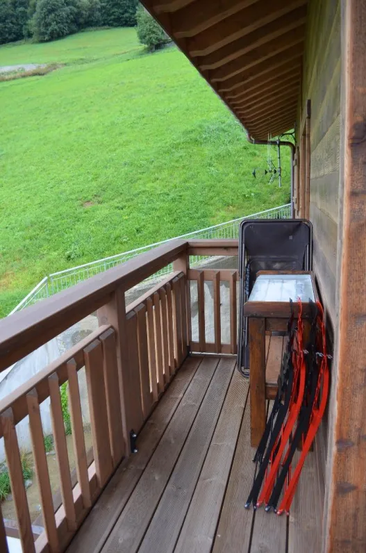 Retour Nord Balcon (coin barbecue)