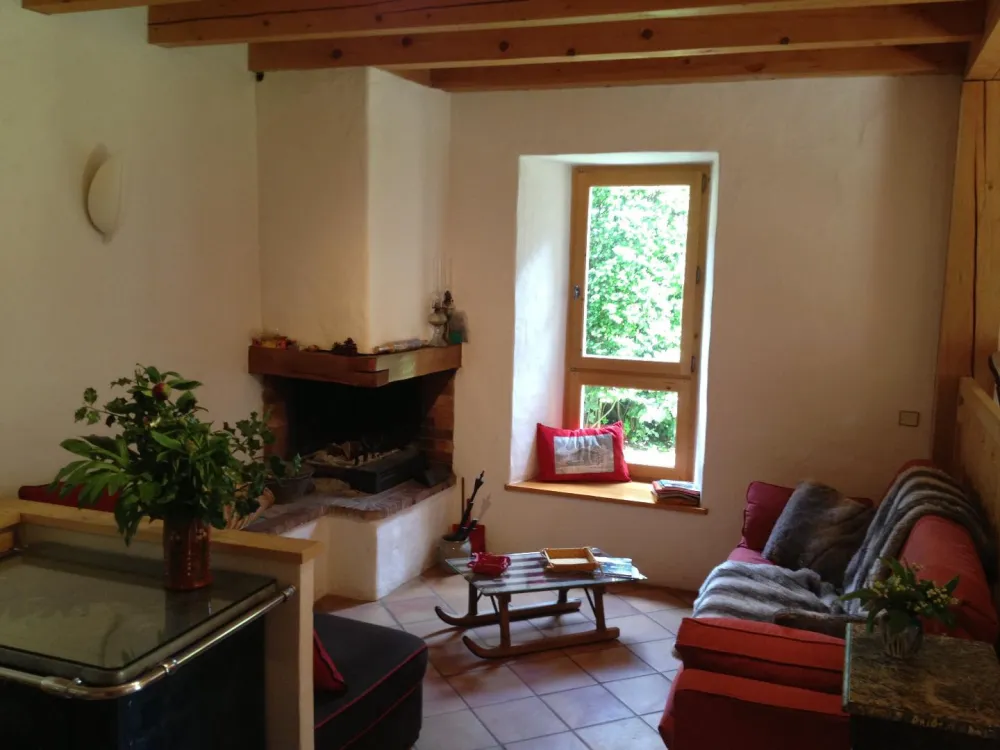 Châlet savoyard typique et ensoleillé avec jardin