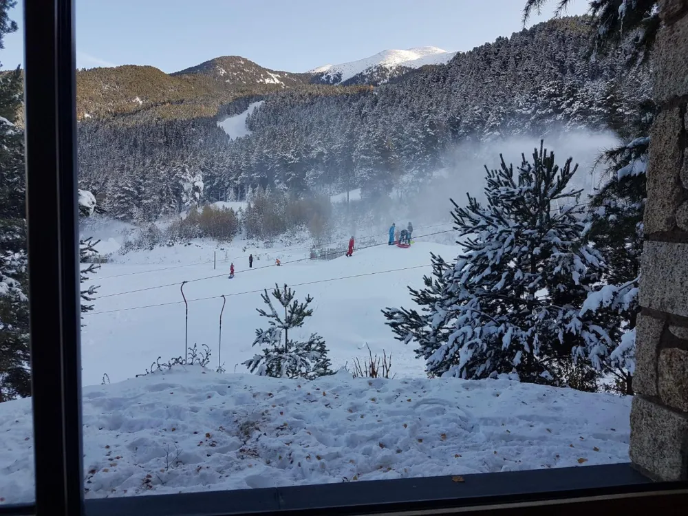 Chalet fougère  a 20 mètres des pistes    8 couchages