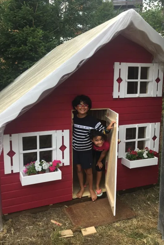 Cabane des enfants dans le jardin (ouvert l'été)