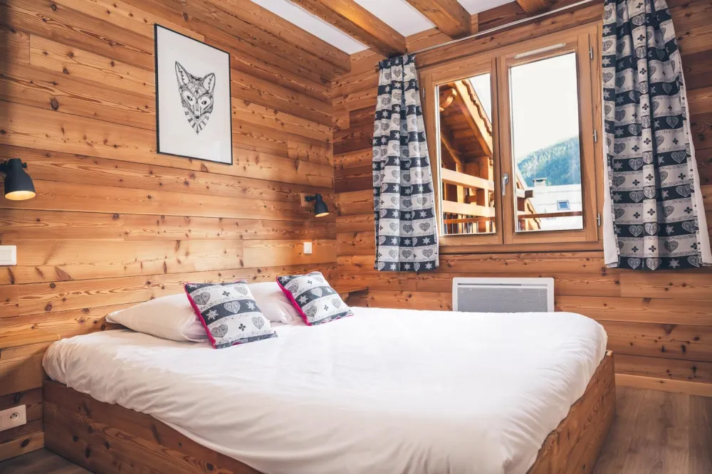 Chambre 4 : lit double 160x200 + sdb