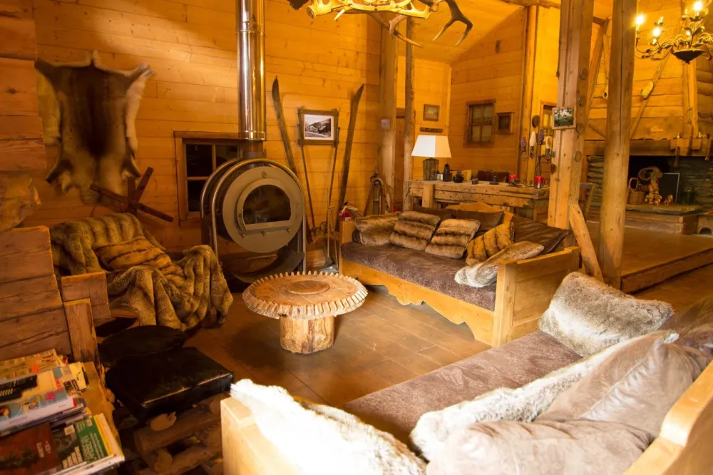 Grand chalet authentique  15 personnes  avec piscine