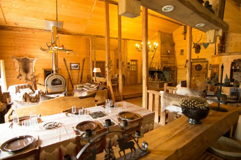 Grand chalet authentique  15 personnes  avec piscine
