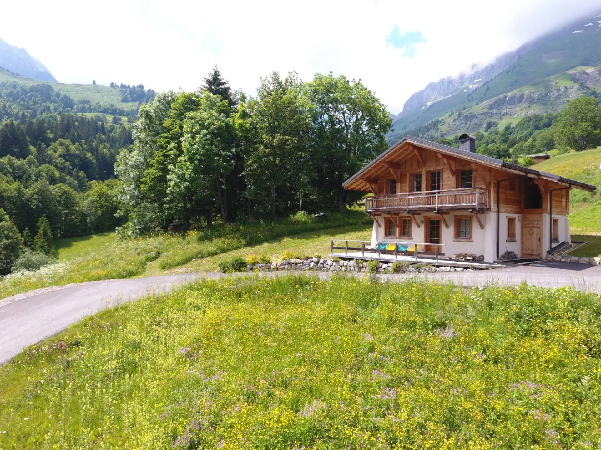 Chalet ange 6 à 8 personnes avec spa extérieur proche la clusaz et megeve