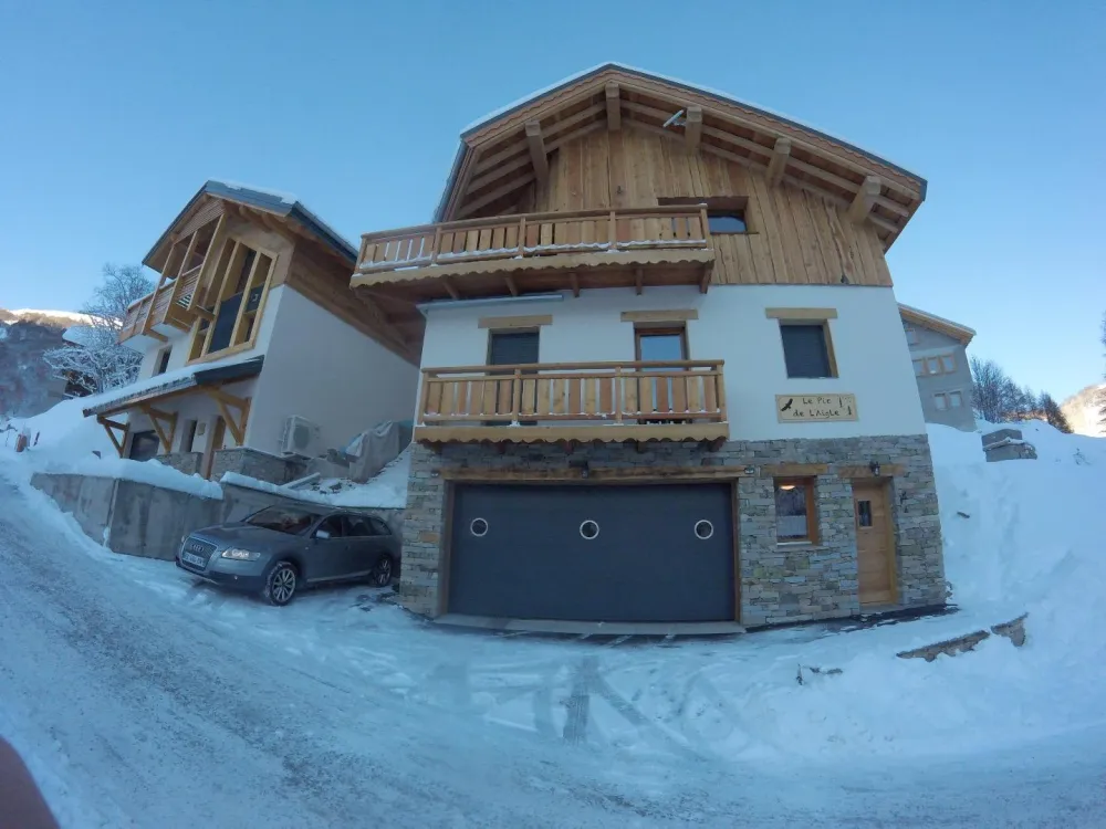 Le chalet enneigé