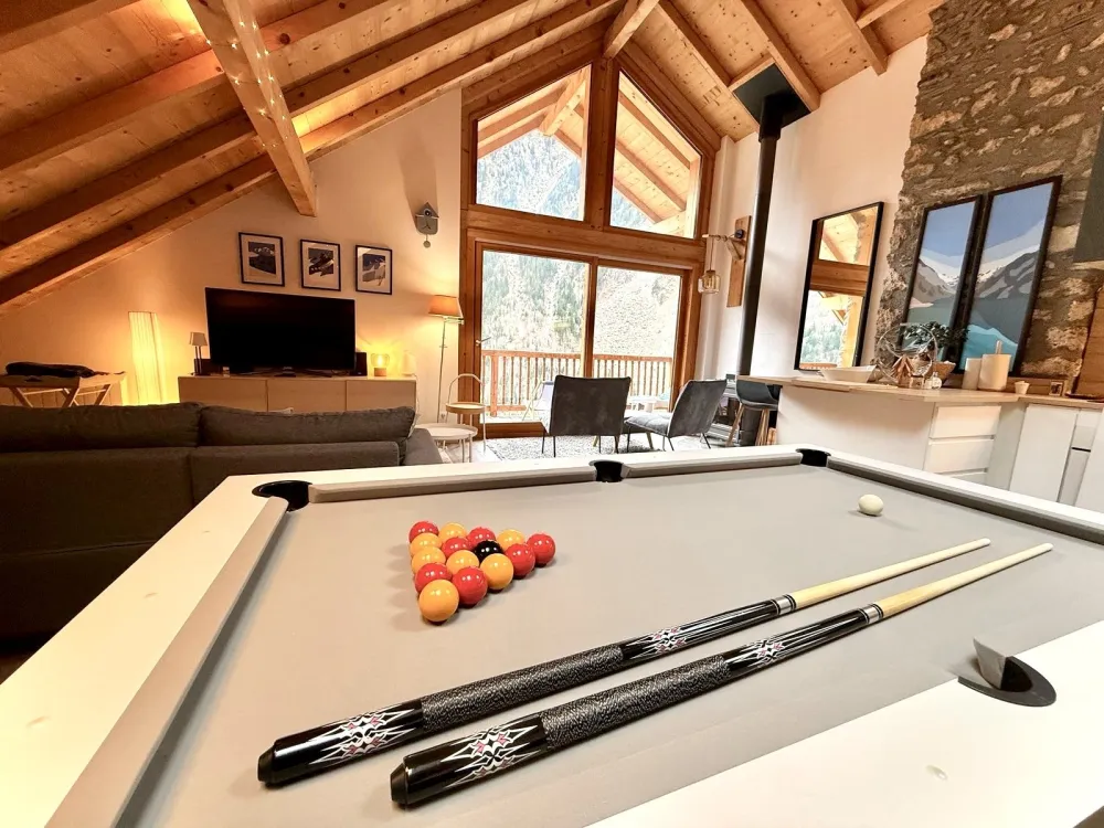 salon du 1618 et sa table de billard convertible