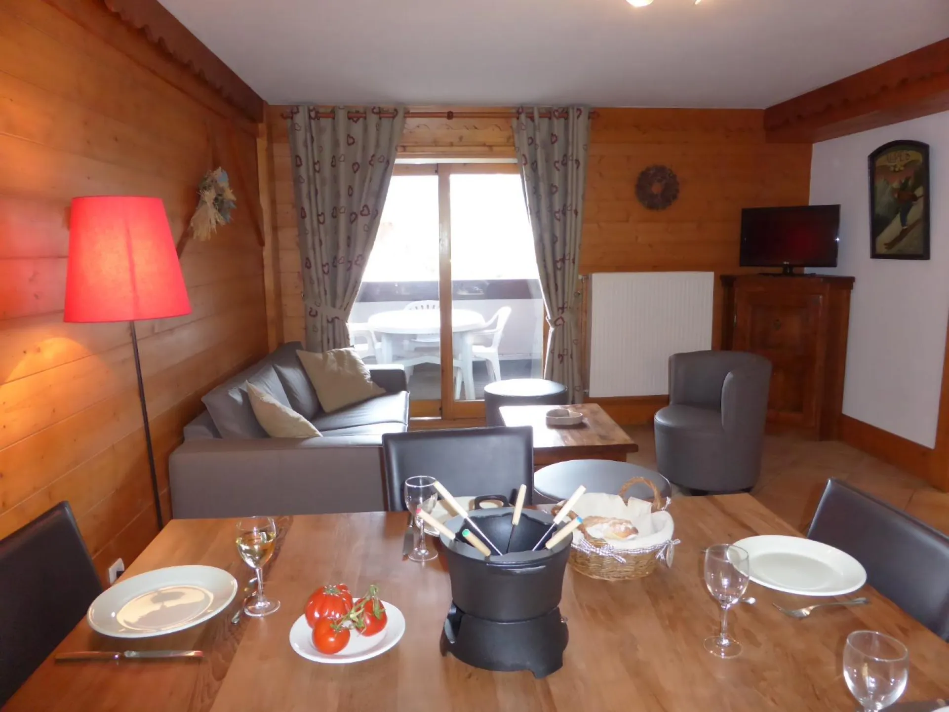 ESPACE DE VIE AVEC TERRASSE SUD
