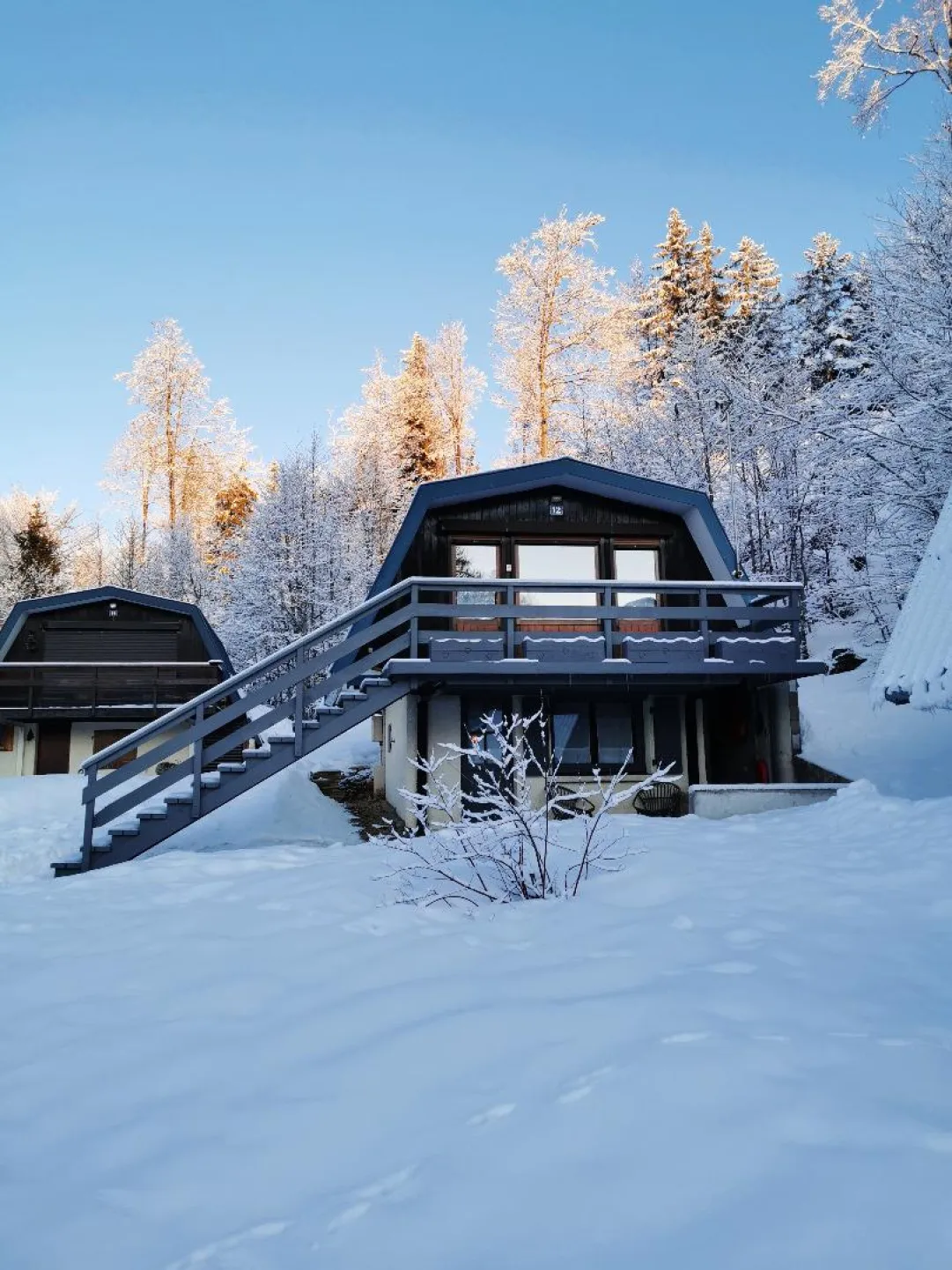 Chalet individuel / indépendant  avec terrasse - local à ski -