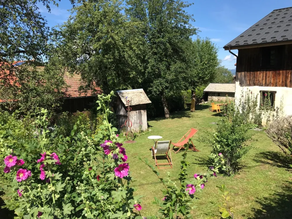 Grand chalet, entre les carroz et morillon, agy