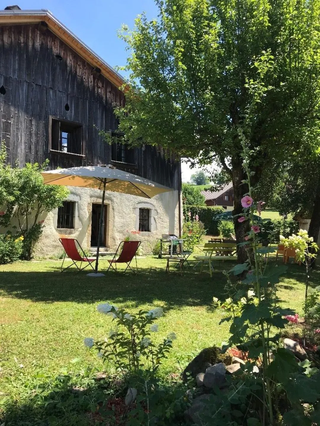 Grand chalet, entre les carroz et morillon, agy