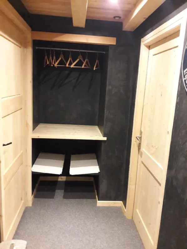 Sas d'entrée avec penderie, et range chaussures