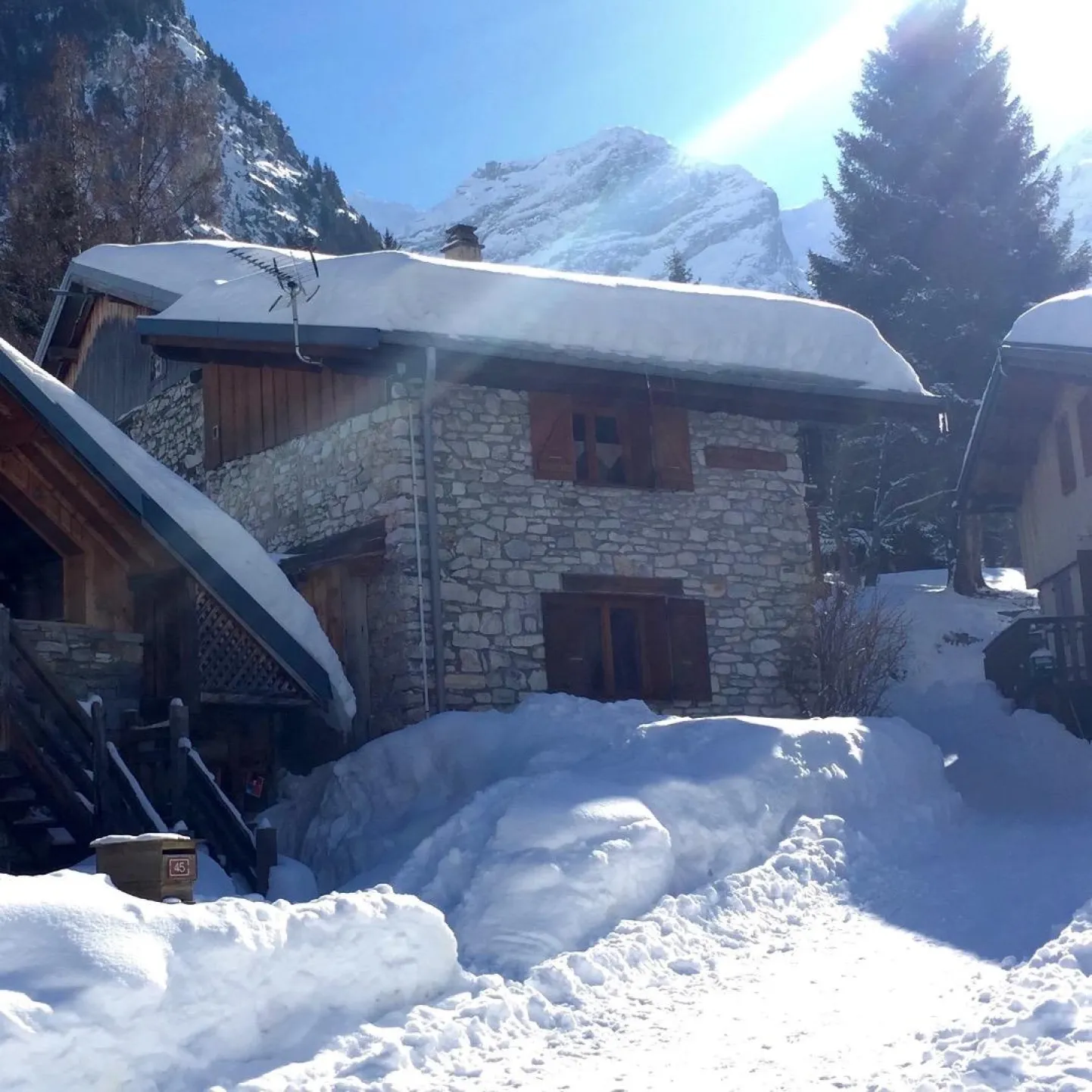 Le petit nid, mignon chalet individuel en pierre