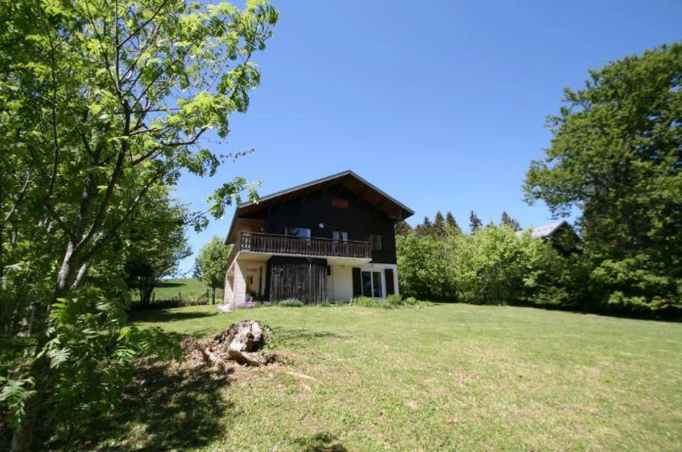 Vue du bout du jardin