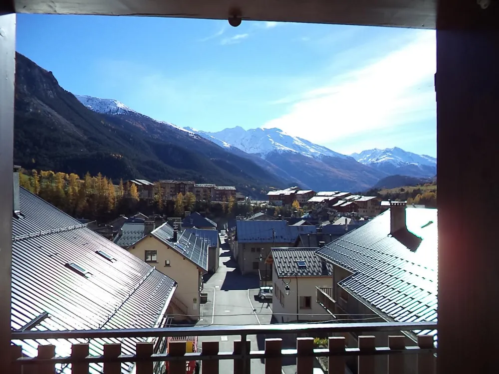 Vue du balcon de l'appartement  sur la station 