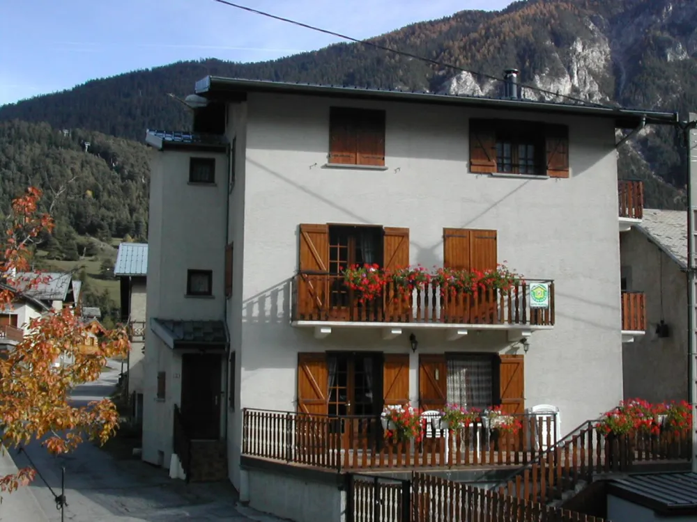 Vue maison, entrée du  gite au deuxième étage 