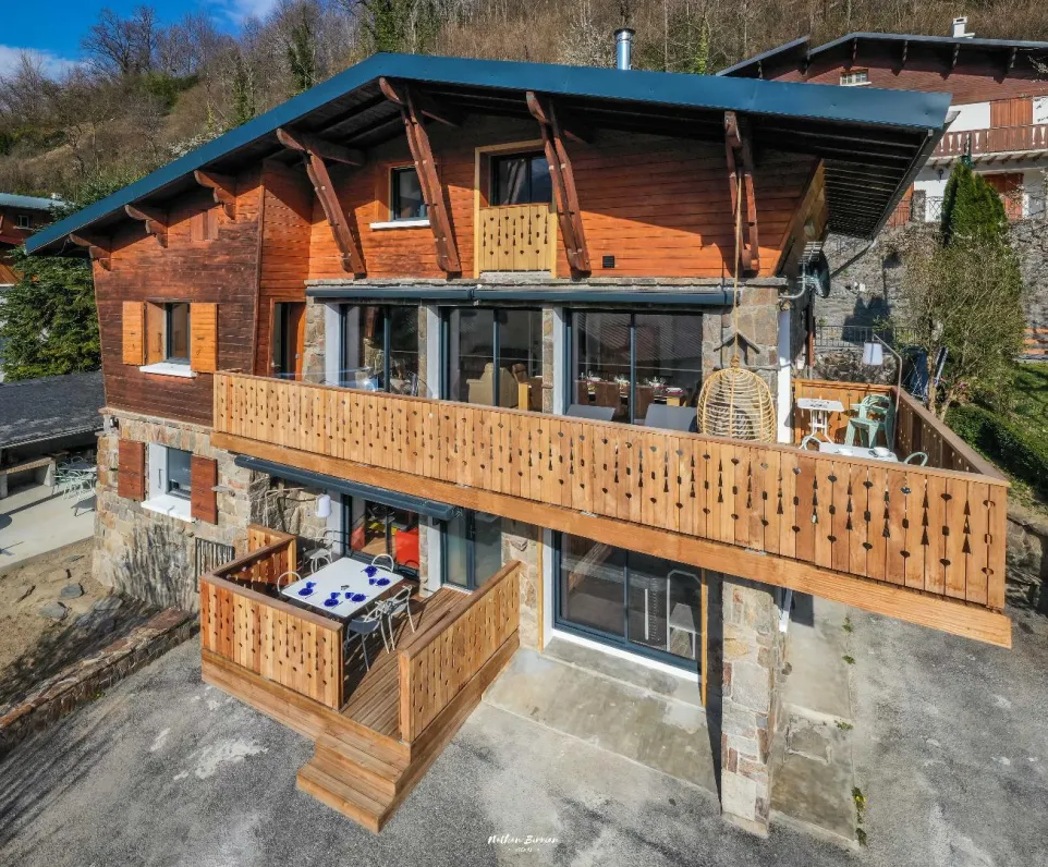 Le chalet Hygge. L'appartement Comfort se trouve au milieu du chalet (terrasse-balcon)