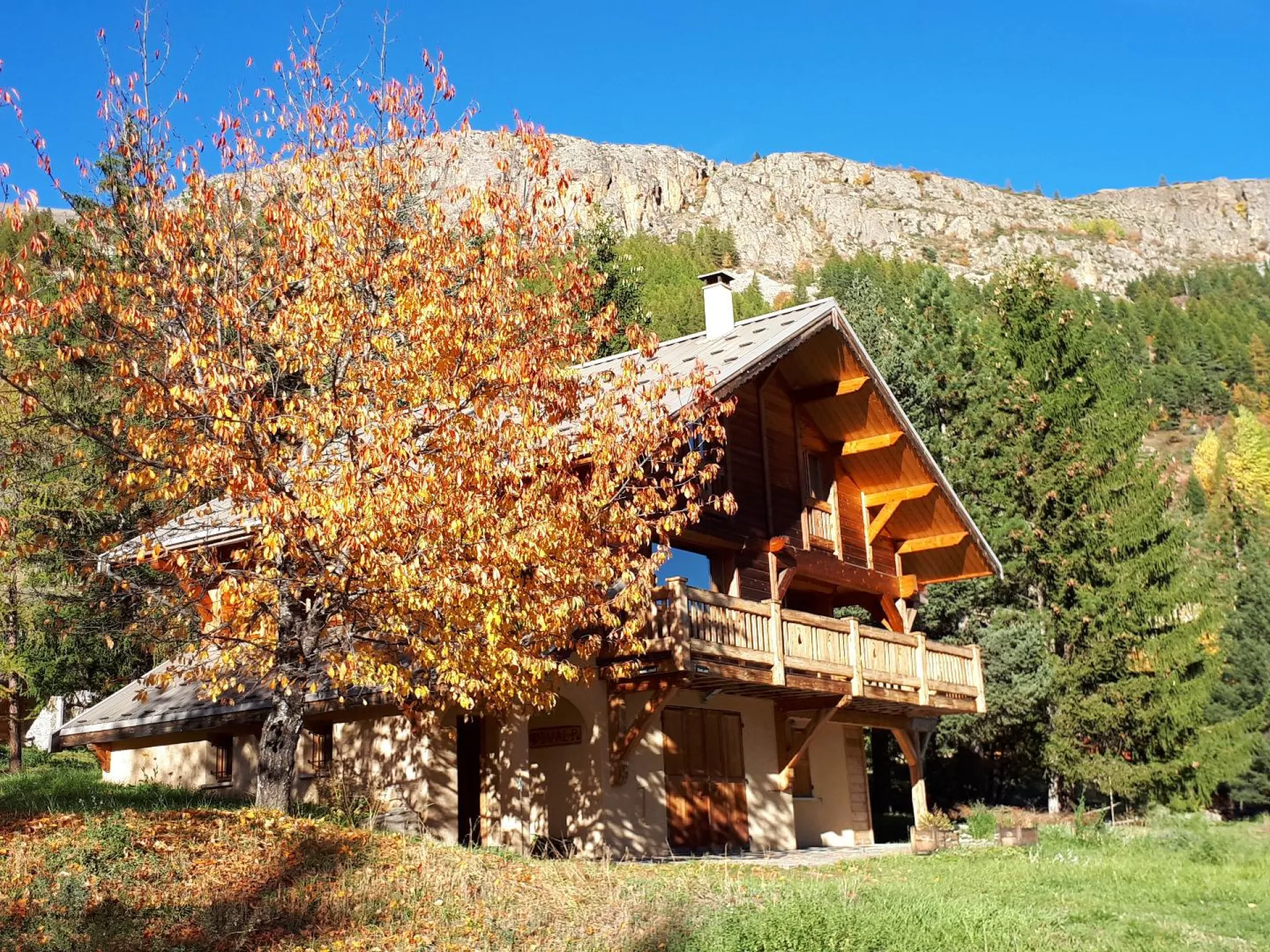 Vue extérieure à l'automne