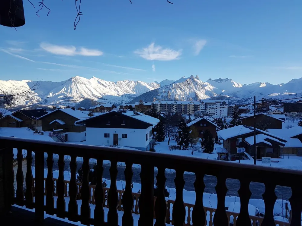Studio rdc de 24 m2 - chalet individuel - jusqu'à 4 personnes - très proche des pistes