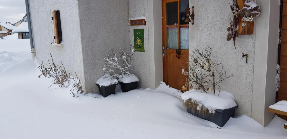 Entrée du gîte en hiver