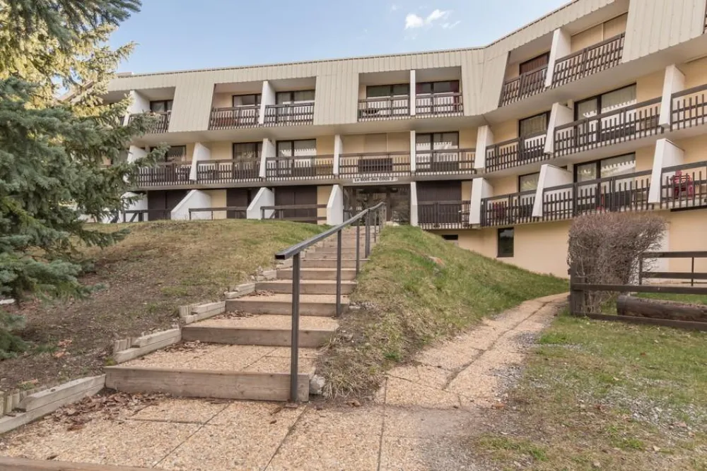 Ref. lecoq - studio + coin montagne entièrement rénové avec terrasse
