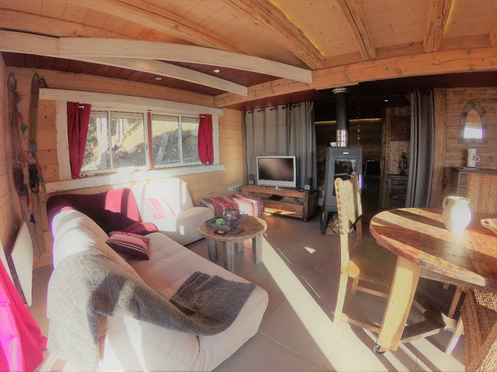 Le chalet du randonneur - location-occitanie -  face au lac de matemale -